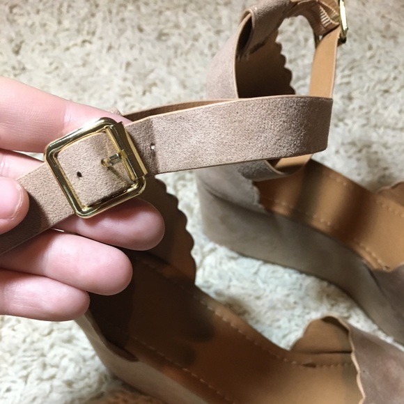 Platform Sandals - Picture 3 of 5